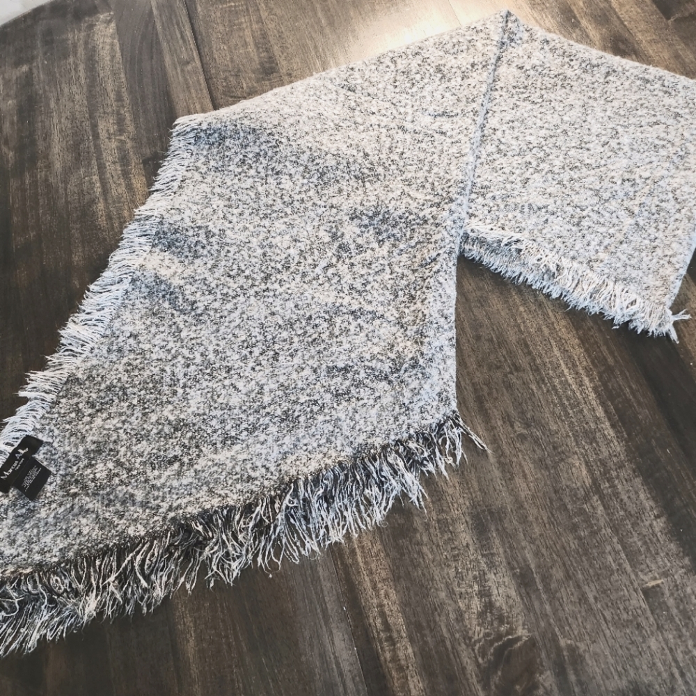 Marcus Adler scarf